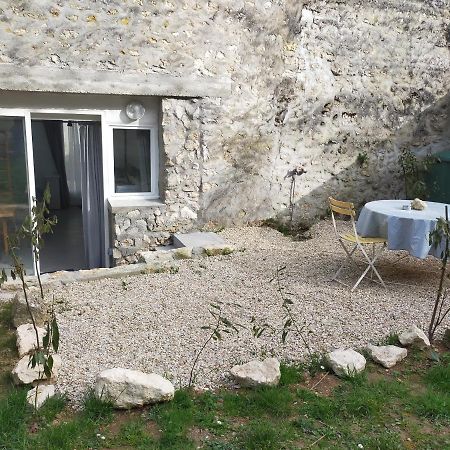 Logement Entier Dans Village Calme Guillerval Exterior foto