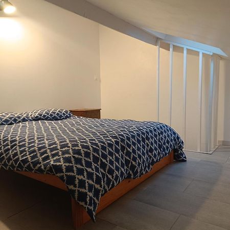 Logement Entier Dans Village Calme Guillerval Exterior foto