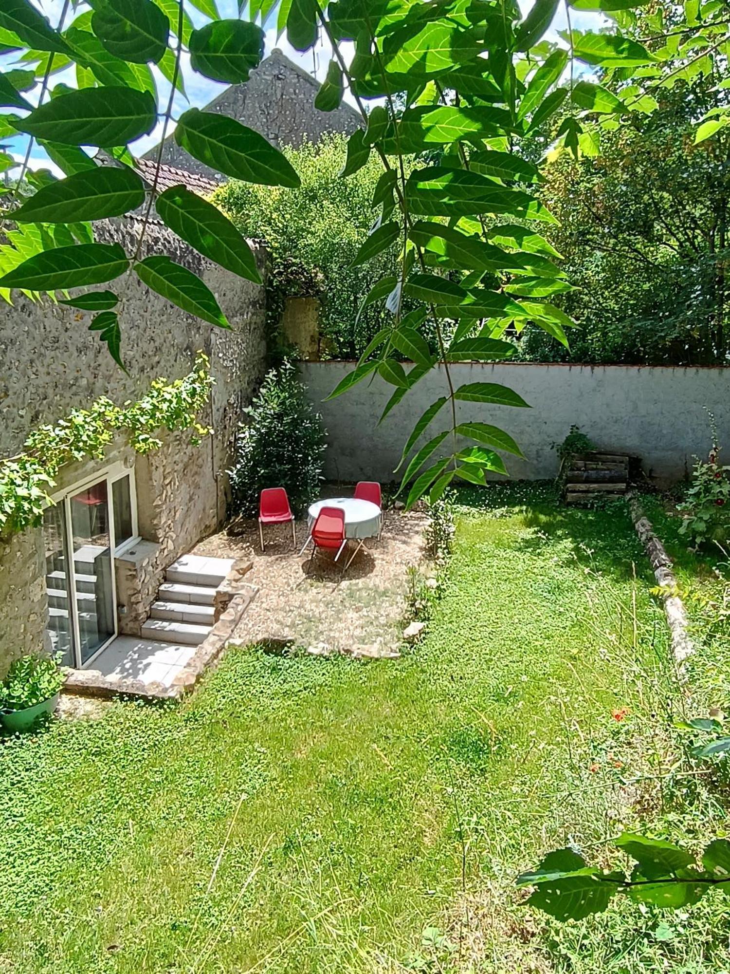 Logement Entier Dans Village Calme Guillerval Exterior foto
